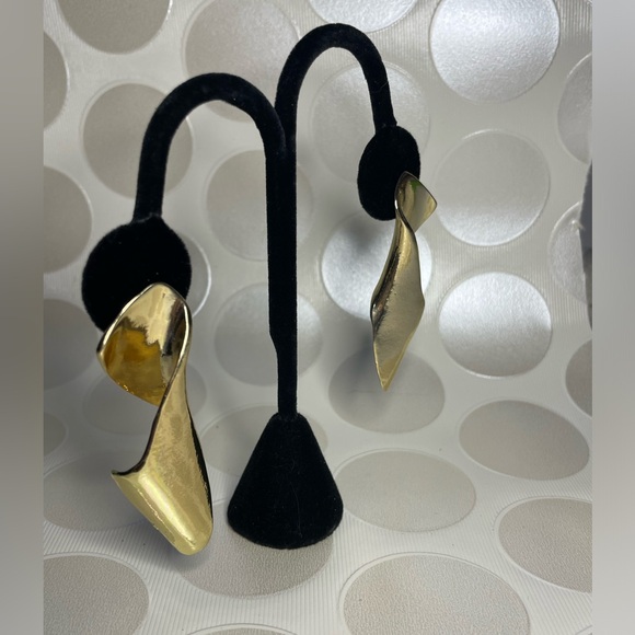 NEW Vintage Irregular Geometric Metal Twisted Stud Earring For Women Gold - Picture 8 of 16